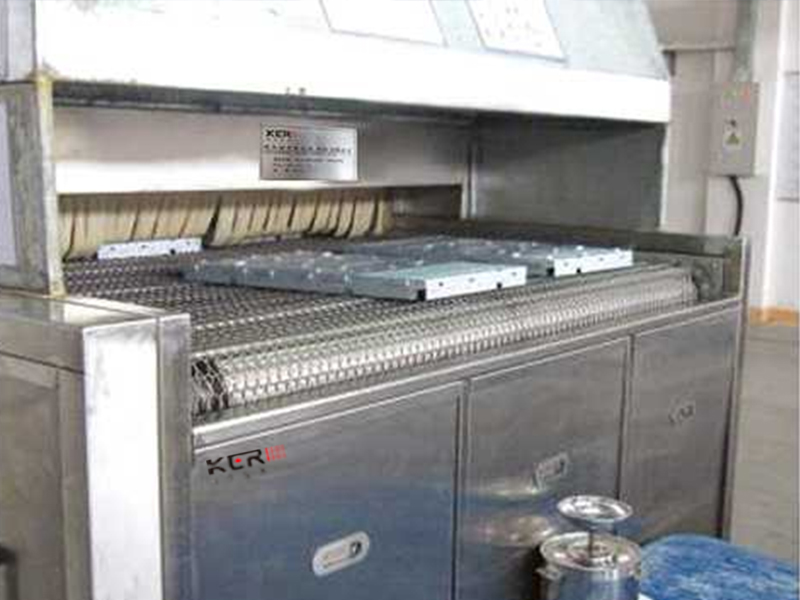 多槽超聲波清洗機(jī)的使用需要注意什么？